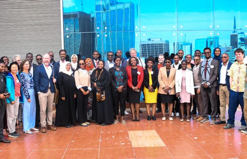 A group photo of the stakeholders, policy makers and researchers. 